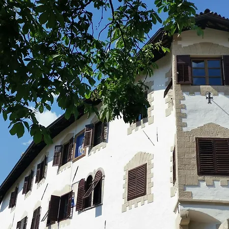 Ansitz Grustdorf